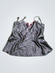 Camisole in raso nero con rifinitura floreale