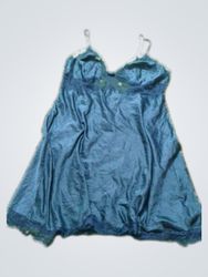 Camisola com Renda Azul e Bordeado