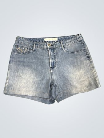 Frauen Blue Denim Shorts mit verzierten Taschen