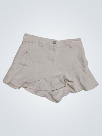 Weiße Rüschenshorts
