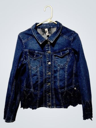 Tredy Women's Denim Jacket with Lace Embellishments