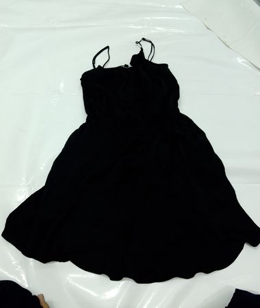 Express Schwarzes Cami-Kleid