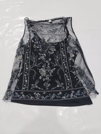 White House Black Market Bestickte Mesh-Bluse