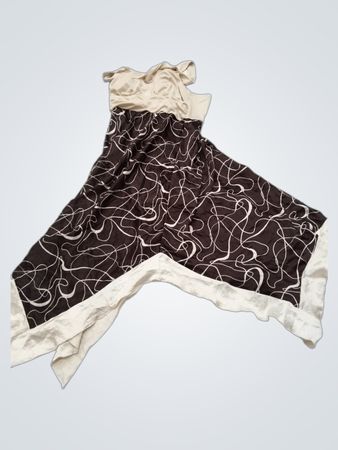 Asymmetrisches Kleid mit Wirbelmuster