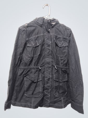 Schwarze Kapuzenjacke mit Taschen