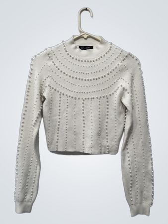 On 12th Young Contemporary Pullover mit Perlenverzierung und Stehkragen