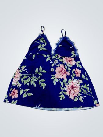 Blaue Nachthemde mit Blumenmuster