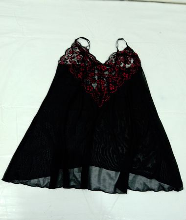 In Bloom von Gull Black and Red Lace Babydoll