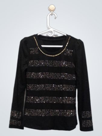 Top noir à manches longues avec détails à sequins et rayures