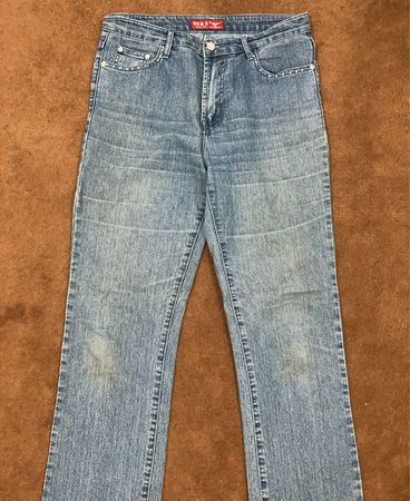 R&X Damenjeans in Blau aus Denim mit bestickten Gesäßtaschen