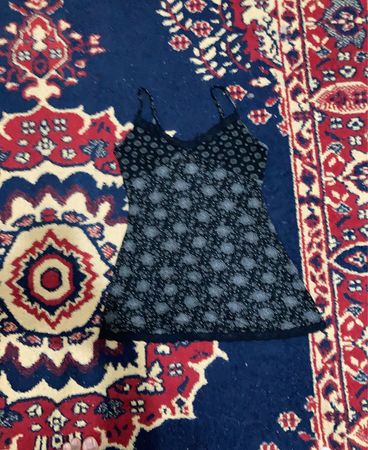 Schwarzes Blumenmuster-Camisole