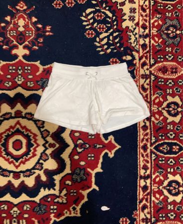 Weiße Shorts