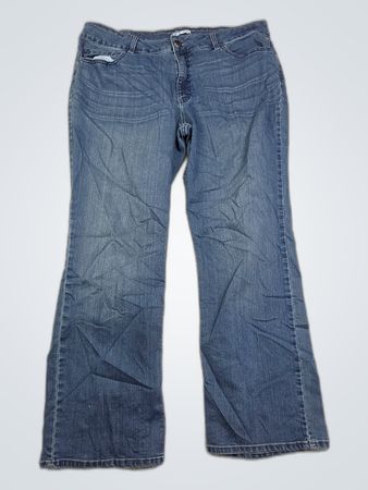 Jeans de Cintura Média e Perna Retas