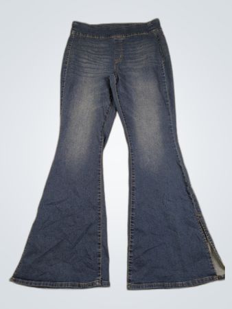 SO Pull-On Flare Jeans