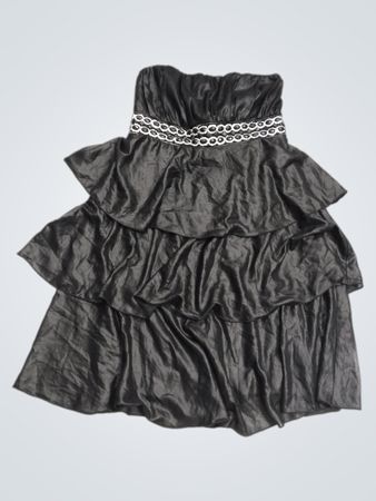 ESIRE schwarzes trägerloses Stufenkleid mit verzierten Taillenbereich