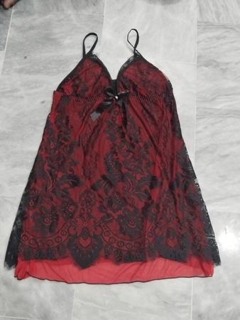 Rot-schwarzes Spitzen-Babydoll