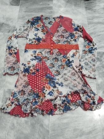 Florales Patchwork-Kleid mit Rüschen