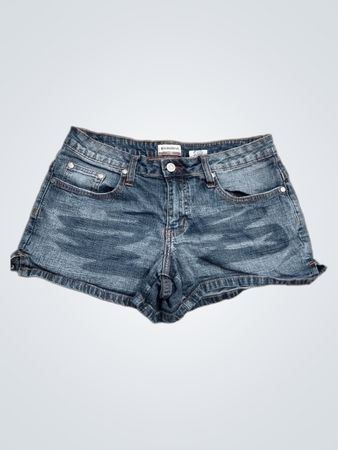 No Boundaries Denim-Shorts