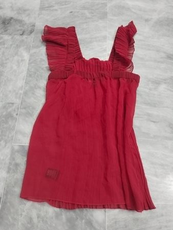 Iky & Me Rotes Top mit Rüschenbesatz