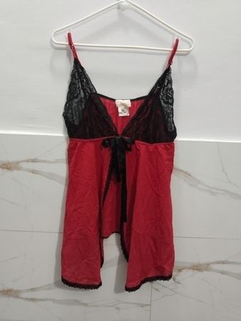 LA Intimates Rotes Babydoll-Unterwäsche mit Spitzenbesatz