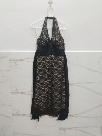 White House Black Market Neckholder-Spitzenkleid
