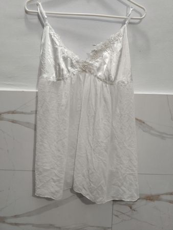 Linea Donatella Slip-Kleid mit weißer Spitzenborte