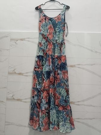 Jones New York Floral gestuftes Maxikleid