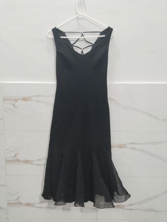 SL Fashions Schwarzes V-Ausschnitt-Midikleid