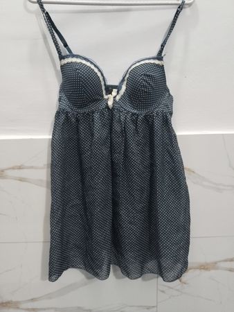 Polka-Dot-Babydoll mit weißer Spitzenkante