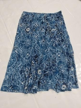 Elementz Blaublumiger Midi-Rock mit Blumenmuster