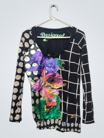 Desigual Langärmeliges T-Shirt mit Blumen- und gemischtem Print