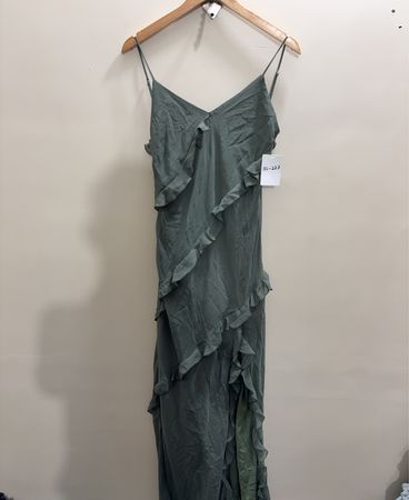 BIRDY GREY LET'S GET THE PARTY STARTED Damen grünes Maxikleid mit Rüschen