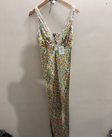Wild Fable Slipkleid mit Blumenmuster und Spitzenbesatz