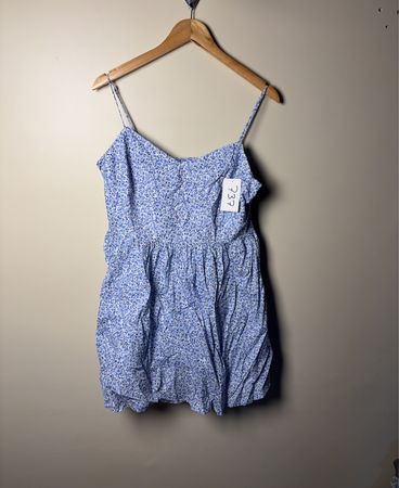 Blaues Minikleid mit Blumenmuster