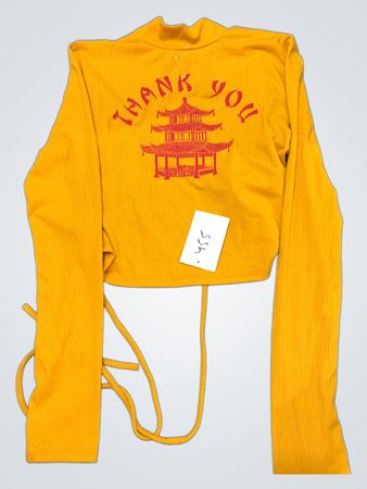 Gelbes, langärmeliges Crop-Top mit „Thank You“-Grafik