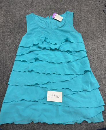 nicole von hiele miller blaues Stufenkleid mit Reißverschluss am Rücken