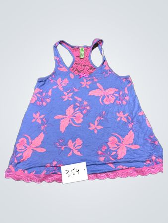 Blaues und rosa geblümtes Tanktop mit Spitzensaum