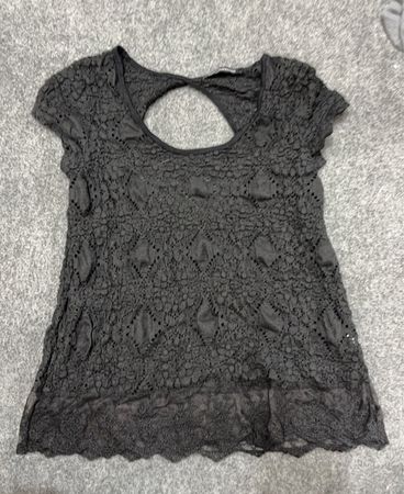 YOUARENOTALONE Black Spitzen-Cropped-Top mit Cutouts