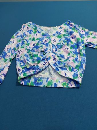 Florales Druck Twist-Front Langarm-Crop-Top