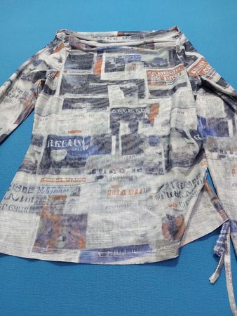 Durchsichtiger Netzzeitung-Print Langarmtop