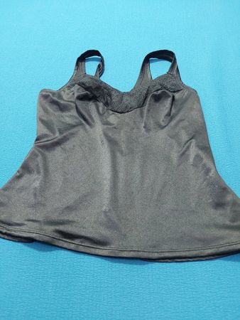 BODY NANCY Schwarzes Spitzenbesatz Tanktop