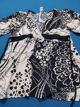 Damen Schwarz-Weiß Blumenmuster V-Ausschnitt Wickeloberteil