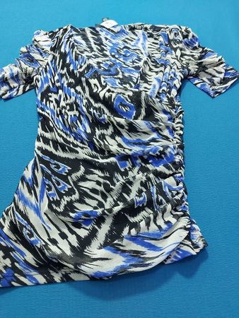 International Concepts Petite Blau Abstrakter Druck Raffung Kleid