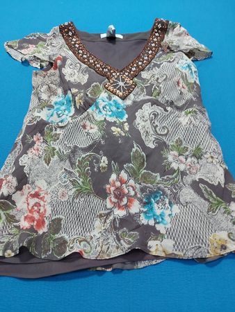 Nine West Damen Blusenshirt mit perlenbesetztem floralen Druck