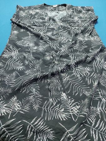 Infinity Woman Schwarz- und Weiß-Blatt-Print-Kleid