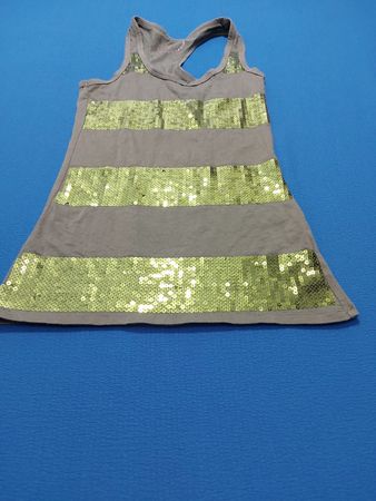 Mädchen Graues Tanktop mit Grünen Pailletten und Herzdetail