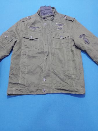 Grüne Militärstiljacke