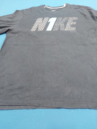 Nike Standard Fit T-Shirt