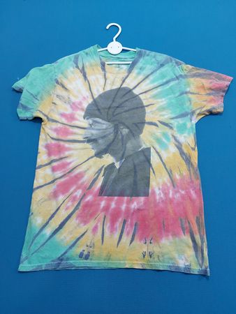 Batikt-Shirt mit Porträt