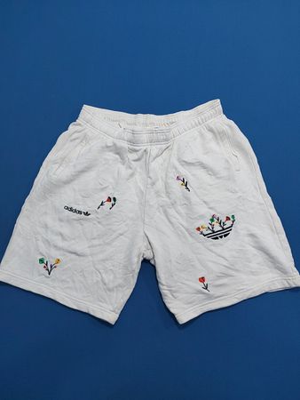 Adidas bestickte Blumenlogo Shorts